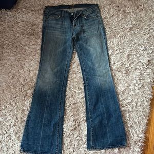 Women’s authentic 7 for all Mankind flare jeans size 29. Excellent condition.